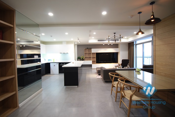 Modern and elegant apartment rental with stunning lakeview in Watermark Lac Long Quan